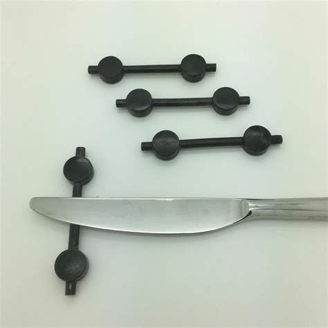 Rivet Set of 6 Knife Rest 